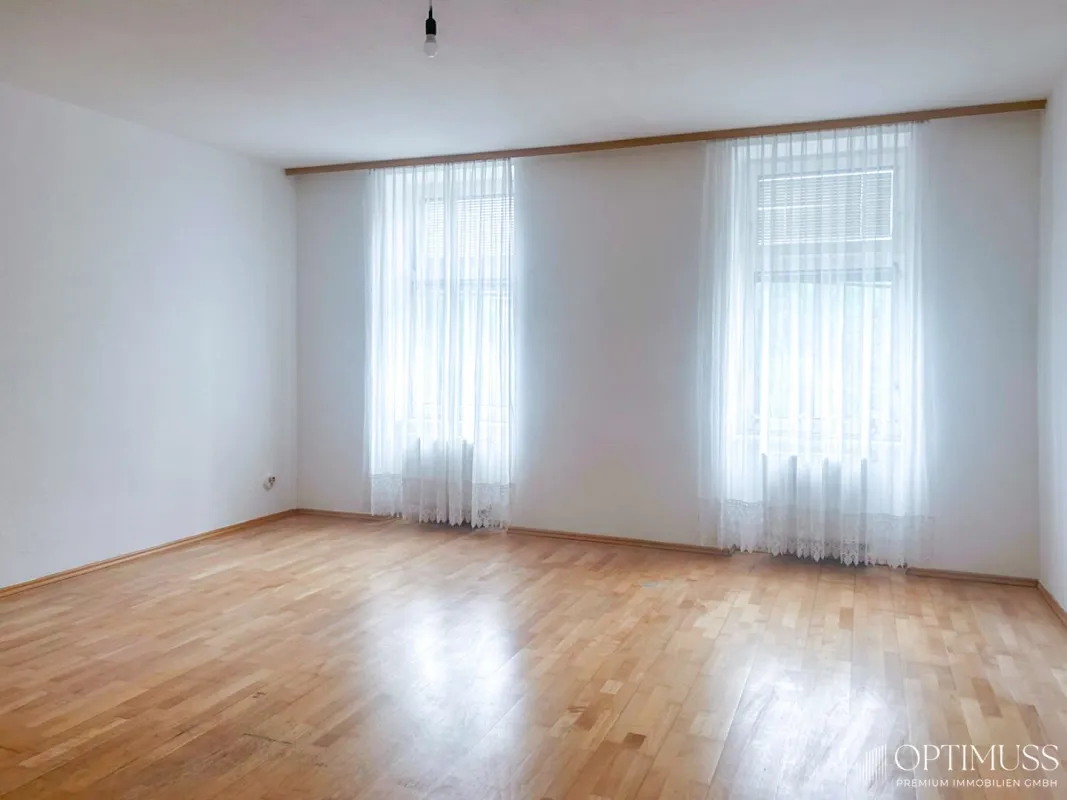 Charmante renovierungsbedürftige 3 Zimmer Wohnung mit dem Autostellplatz im Hof in attraktiver Lage des 10. Bezirk Wien! - Bild 1