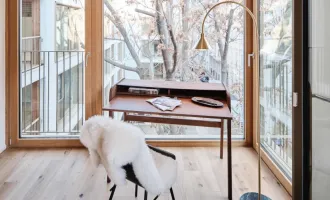First occupancy | Quality living - Miele kitchen, parquet flooring & south-facing loggia