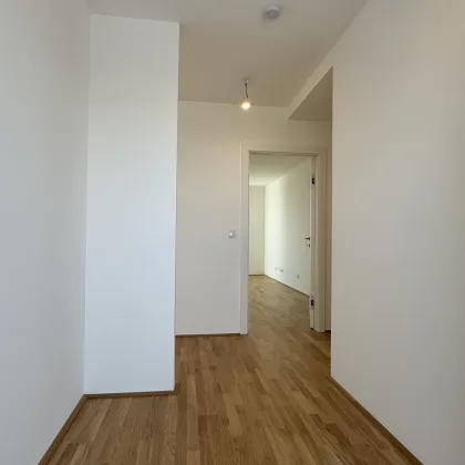 Erstbezug mit Balkon: Moderne Wohnung in Deutsch-Wagram, Niederösterreich - PROVISION BEZAHLT DER ABGEBER - Bild 2