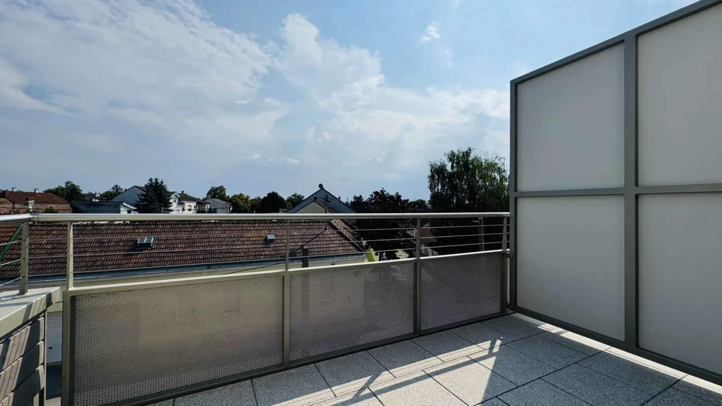 Exklusive Dachgeschoßwohnung in Deutsch-Wagram - Erstbezug mit Balkon - PROVISION BEZAHLT DER ABGEBER - Bild 1