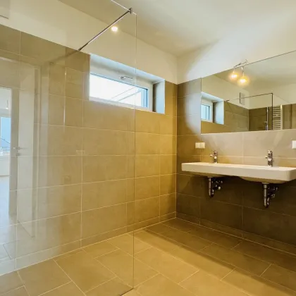 Exklusive Dachgeschoßwohnung in Deutsch-Wagram - Erstbezug mit Balkon - PROVISION BEZAHLT DER ABGEBER - Bild 2