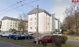 Preiswerte, großzügig geschnittene und ansprechende 4-Raum-Wohnung in zentraler und trotzdem sehr ruhiger Lage!
