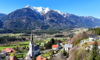 Ferienpension oder Familienidylle? Vielseitiges Wohnhaus mit Bergpanorama & Potenzial
