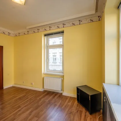 ++NEU++ Familienwohnung: großzügige 5-Zimmer Altbauwohnung (modernisierungsbedürftig) - adaptierbarer Grundriss - Bild 3
