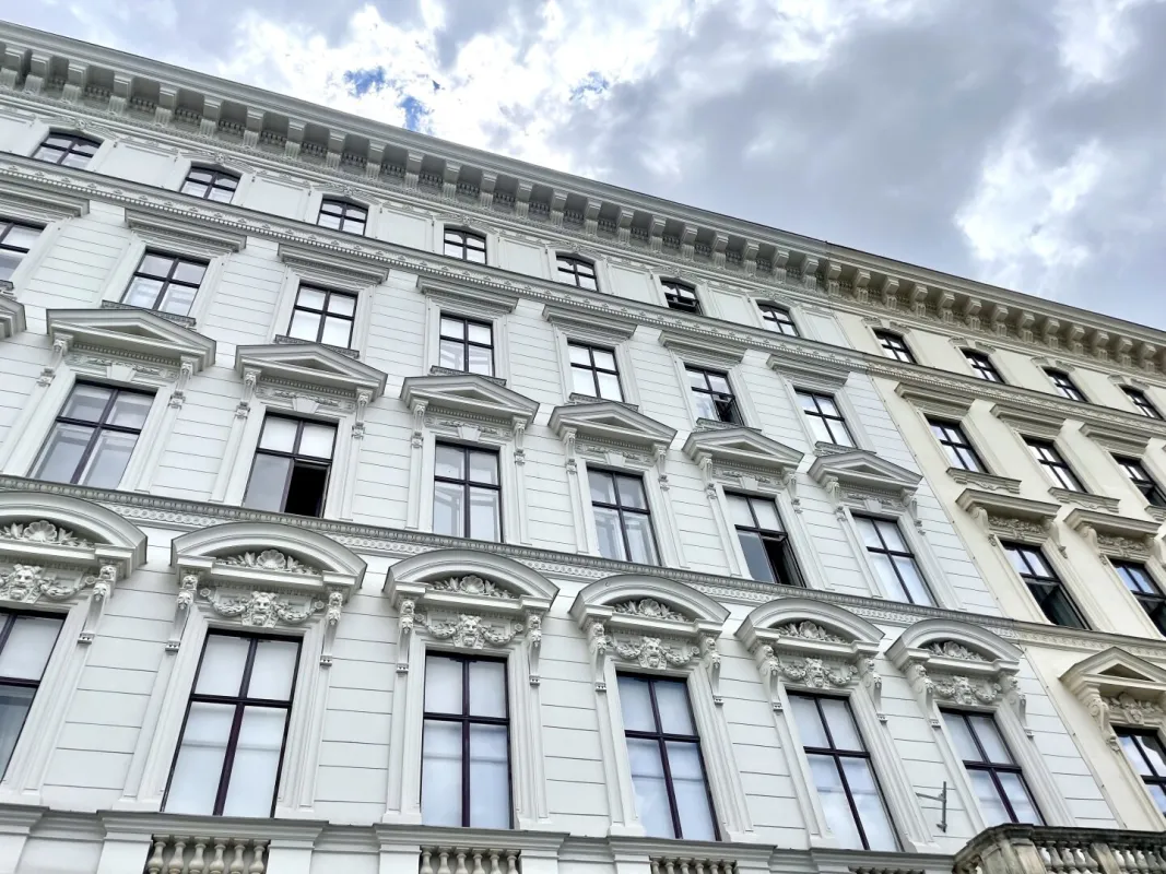 Prachtvolles Zinshaus in bester Lage des achten Bezirks - Bild 1