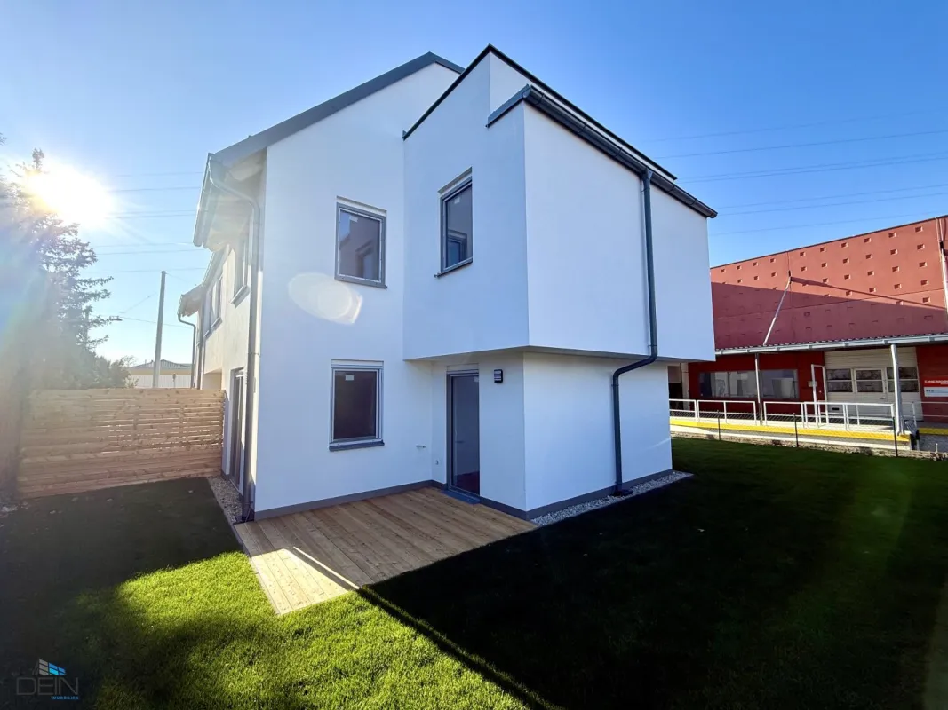 NEU! TRAUMHAFTE 5 ZIMMER REIHENHÄUSER MIT EIGENGÄRTEN UND STELLPLÄTZEN NÄHE U6 PERFEKTASTRASSE! - Bild 1