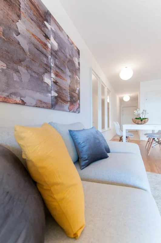 PERFEKT GESCHNITTENE 2-ZIMMER-WOHNUNG MIT GROSSEM SÜD-BALKON - Bild 1