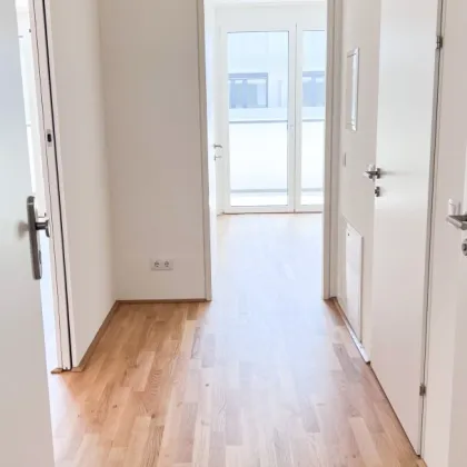 2-ZIMMER-WOHNUNG MIT HERRLICHEM BALKON UND WEITBLICK - Bild 2