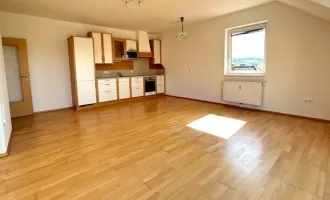 Top Wohnung - Balkon - Lift