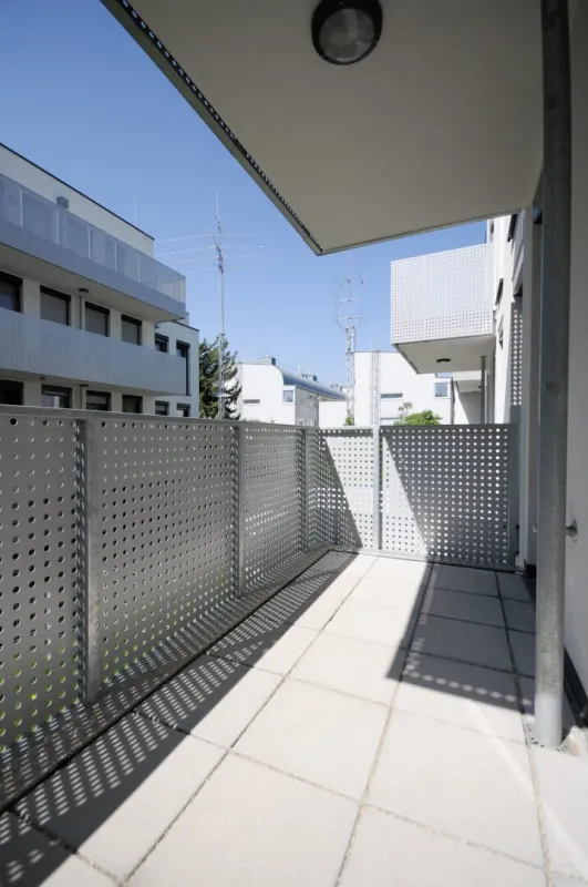 MODERNE 2-ZIMMER-WOHNUNG  – ERSTBEZUG MIT SÜDBALKON! - Bild 1