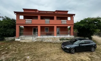 Apartmenthaus in Mandre, Insel Pag