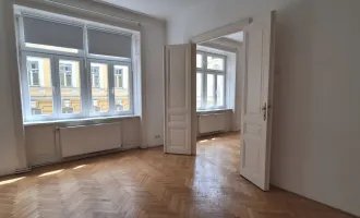 Ideale unbefristete 2 Zimmer Altbauwohnung