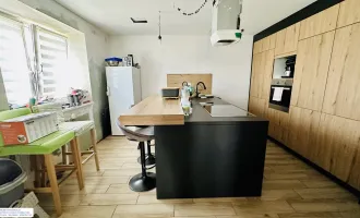 GÜNSTIGES -- Charmantes Wohnhaus mit Potential in Prambachkirchen!