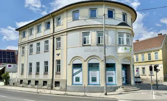 UNBEFRISTET - PROVISIONSFREI - direkt an der Hauptstraße - gute Sichtbarkeit - ca. 240m² NFL - ca. 7-8 Zimmer - verteilt auf zwei Stockwerke - VIEL RAUM für ihr Geschäft