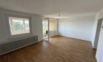 Helle Zweizimmerwohnung mit Weitblick ins Grüne- Gut angebunden