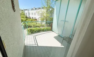 3-Zimmer-Wohnung mit neuer Einbauküche, Freistellplatz und Loggia