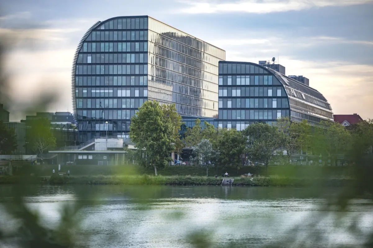 RIVERGATE - Moderne Bürofläche in 1200! - Bild 1