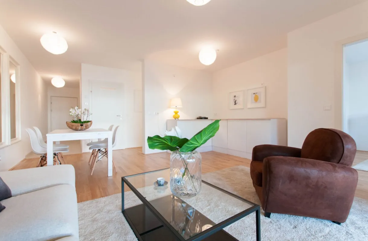 TRAUMHAFTE DG-WOHNUNG IM ERSTBEZUG! 2 ZIMMER MIT TERRASSE - Bild 1