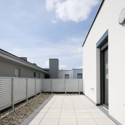 TRAUMHAFTE DG-WOHNUNG IM ERSTBEZUG! 2 ZIMMER MIT TERRASSE - Bild 2