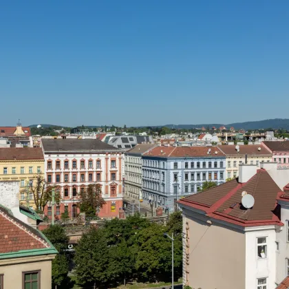 Traumhafte DG-Maisonette  mit großer Terrasse im Stilaltbau - Fernblick - Garage im Haus - Bild 2