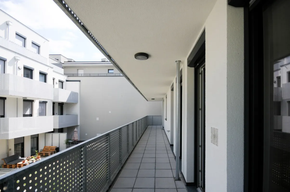 ERSTBEZUG: TOLLE 2-ZIMMER-WOHNUNG MIT BALKON - Bild 1