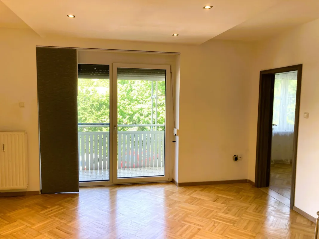 4-ZIMMER-WOHNUNG mit BALKON  -  ruhige & zentrumsnahe Lage - Bild 1
