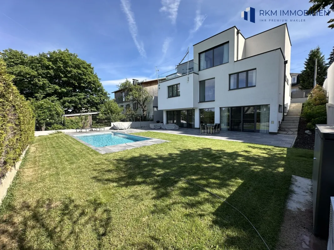 Modernes Familienparadies mit Pool in TOP Lage - Bild 1