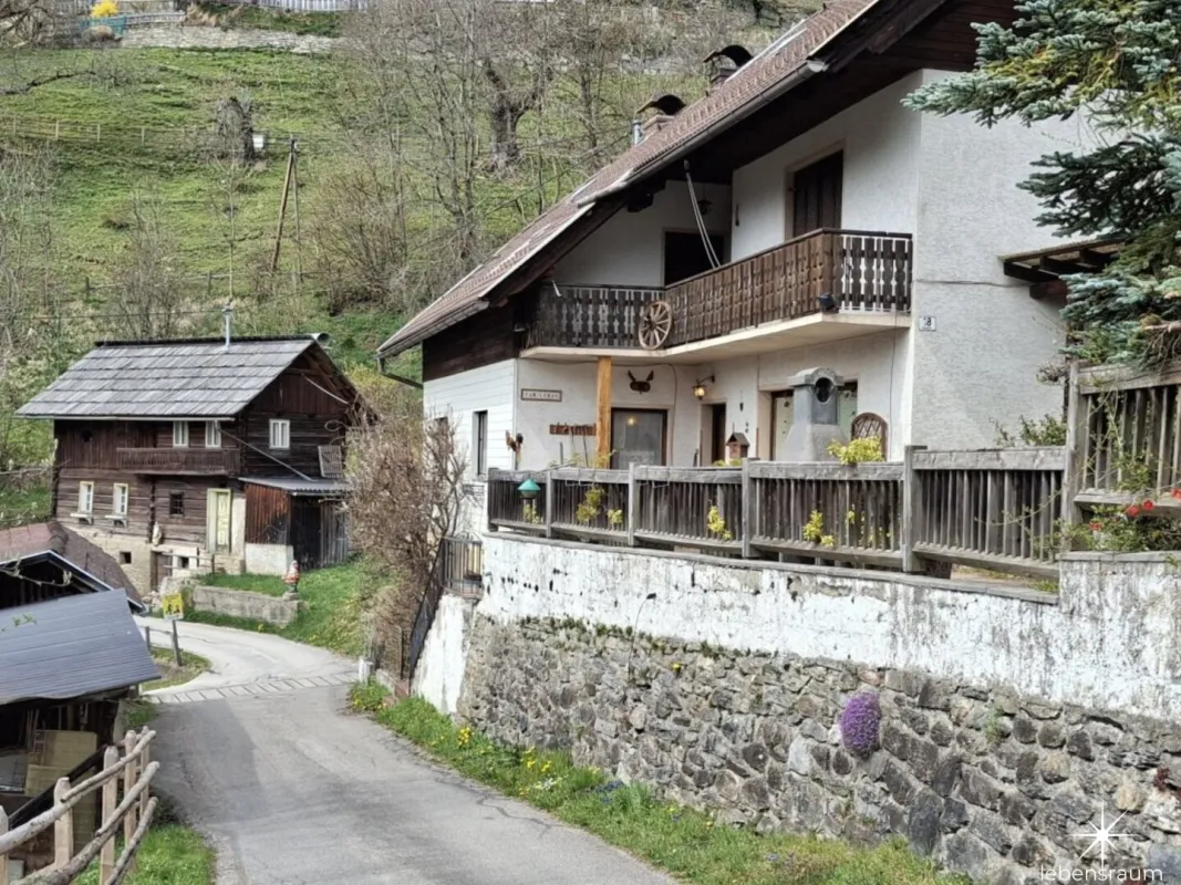 Gepflegtes Haus in idyllischer Lage. Garage und eigene Sauna. Trebesing-Neuschitz. - Bild 1