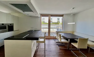 ZENTRALE DREIZIMMER-TERRASSENWOHNUNG HOCHWERTIG TEILMÖBLIERT