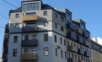 Charmante, gepflegte 2 Zimmer Wohnung mit 2 Balkonen, renovierter Altbau!