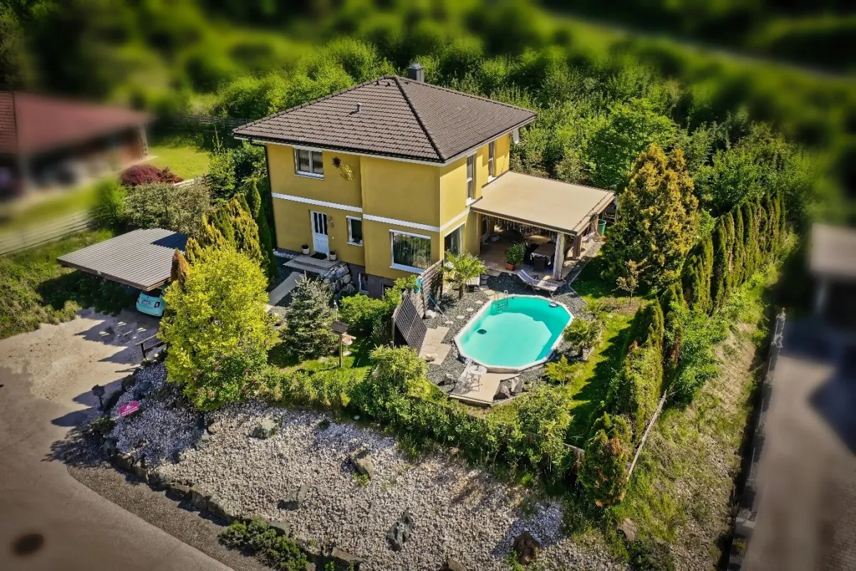 Liebevoll gestaltetes Traumhaus mit Pool nahe Klagenfurt - Bild 1