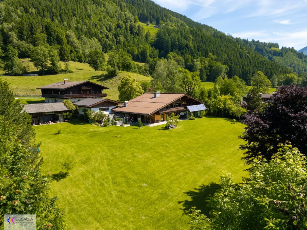 Besondere Villa in Aufhausen – Hallenbad, Kitzsteinhorn-Blick & 4.500 m² Gartenidylle - Bild 1