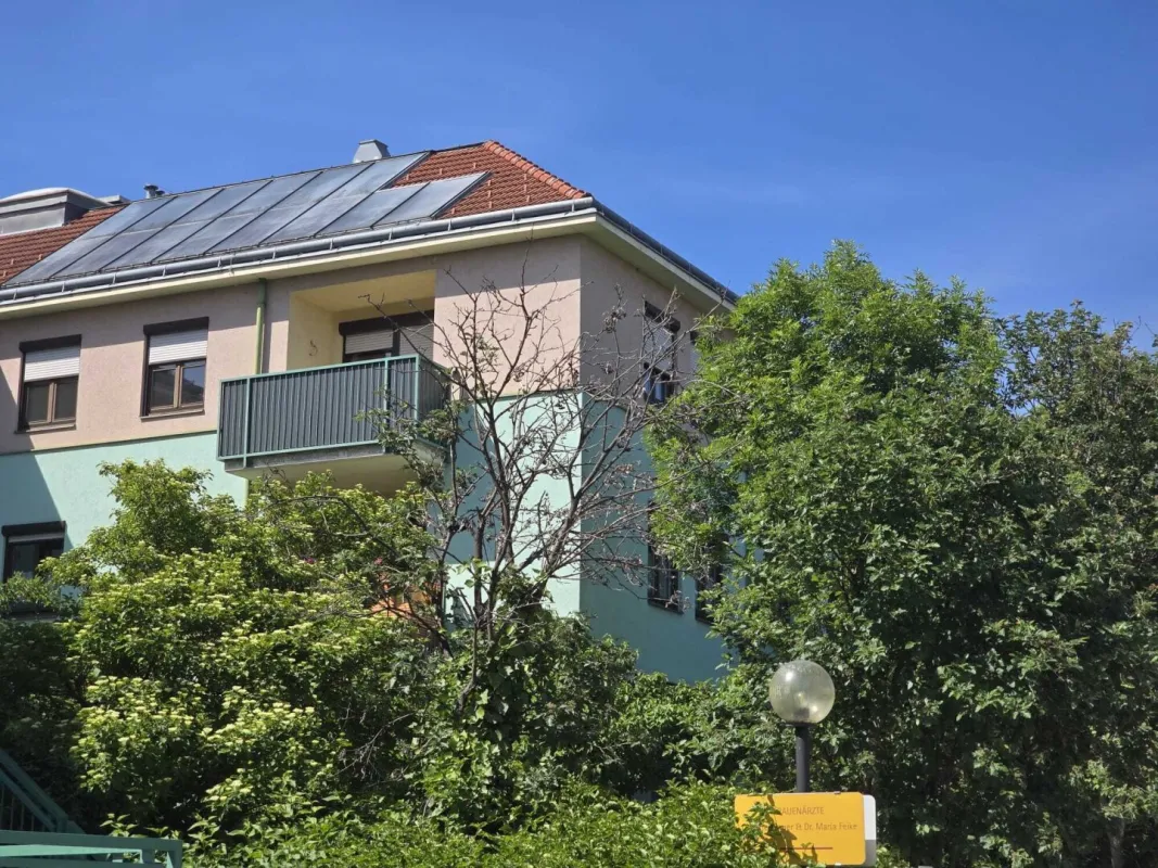 *Ruhelage und Grünblick +Neuwertige lichtdurchflutet Terrassenwohnung+ BJ 1995 +Nahe Zentrum in Eisenstadt+4 Zimmer auf 103m², Loggia, Garage, Kamin+ - Bild 1
