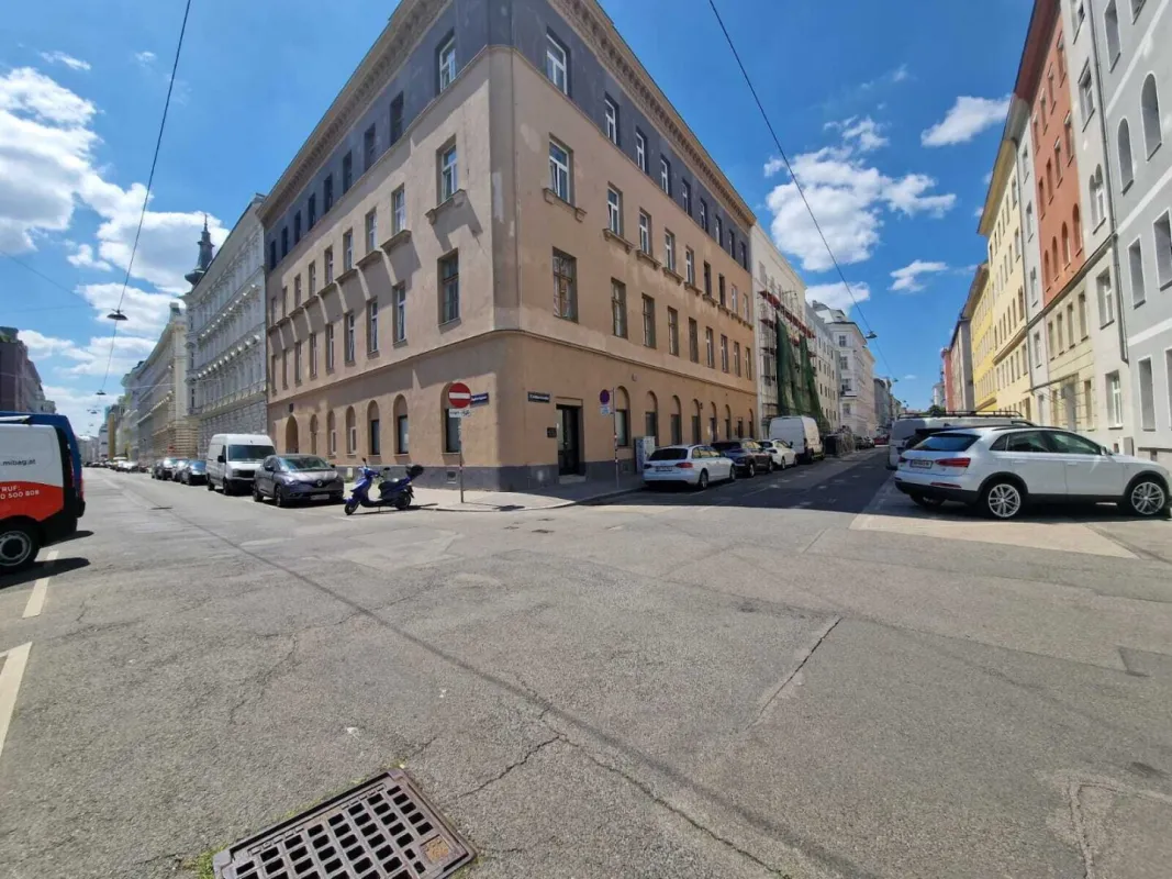 Großes Ecklokal - teilbar in drei Einheiten. - Bild 1