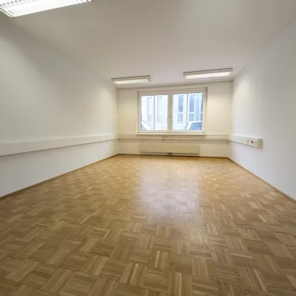 2 MONATE MIETFREI: Gut geschnittenes 3-Zimmer Büro in interessanter Frequenzlage - Bild 3