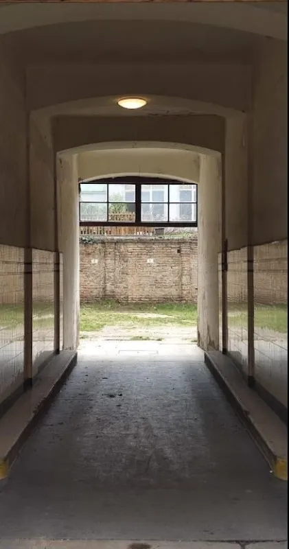 KFZ-Stellplatz in Mariahilf - Bild 1