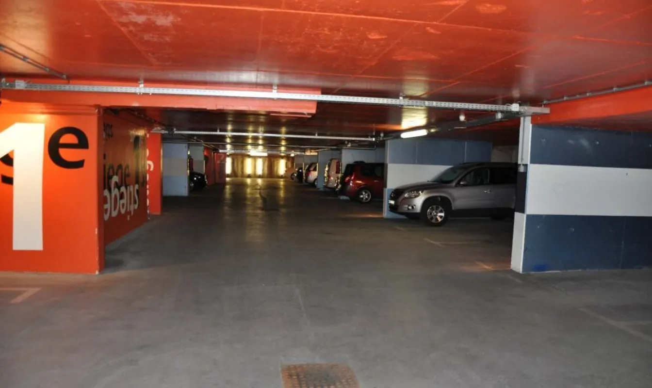 Garagenplatz - Nähe Burggasse! Provisionsfrei! - Bild 1