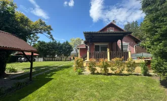 Wunderschöner, uneinsehbarer, großzügiger Garten | mit Pool | mit Terrasse, 2 Carports und Brunnen! | niedrige Betriebskosten | perfekte Raumaufteilung |