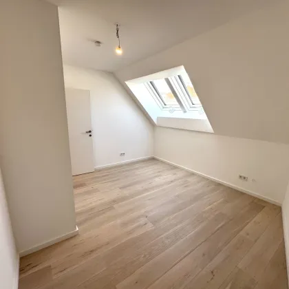 IDYLLE TRIFFT STADTLEBEN – FREIFLÄCHEN - LUFTWÄRMEPUMPE – KELLER – GARAGE – U-BAHN! - Bild 3