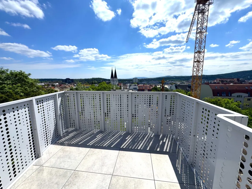 IDYLLE TRIFFT STADTLEBEN – FREIFLÄCHEN - LUFTWÄRMEPUMPE – KELLER – GARAGE – U-BAHN! - Bild 1