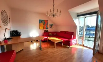 Entzückende Dachgeschoßwohnung in bester Lage