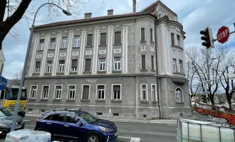 LICHTDURCHFLUTETER BÜRORAUM IN HISTORISCHEM GEBÄUDE -IHR NEUER ARBEITSPLATZ