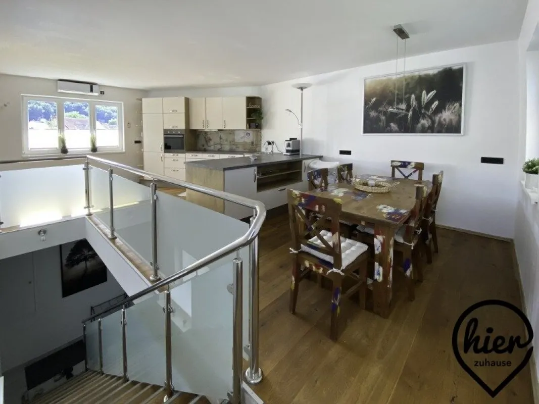 Einfamilienhaus mit Einliegerwohnung 886/1114 - Bild 1