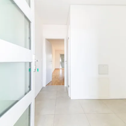 NEUBAU I TOP LAGE I SÜD/WEST TERRASSE I CARPORT I MODERN I SEHR HELL I ST.PETER I TOP GRUNDRISS I MODERNES BADEZIMMER I AKTUELL VERMIETET - Bild 3