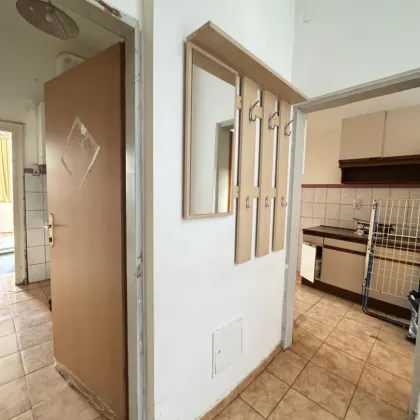 Klassischer Wiener Altbau trifft zentrale Lage – Wohnung mit Charme & Gestaltungsspielraum - Bild 2