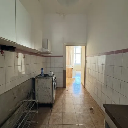 Klassischer Wiener Altbau trifft zentrale Lage – Wohnung mit Charme & Gestaltungsspielraum - Bild 3