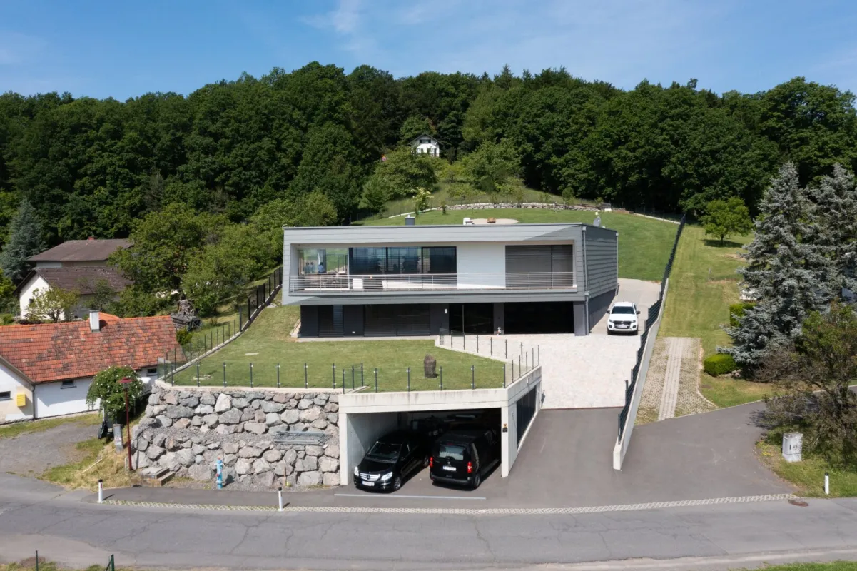 Absolutes Traumhaus in sonniger Ruhe- und Aussichtslage. Ihr neues Zuhause wartet auf Sie! - Bild 1