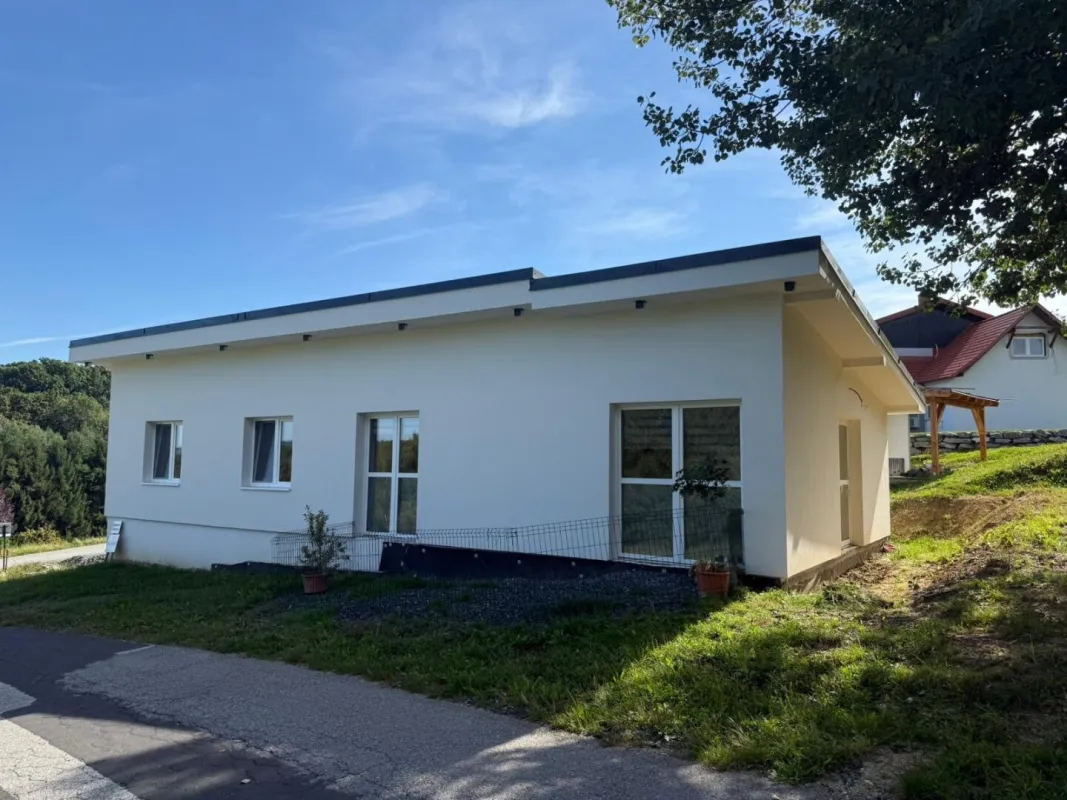 Sehr netter Bungalow, neuwertig - Bild 1