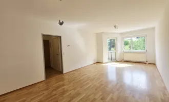 Loggia, Lift & Stellplatz: 3-Zimmer-Wohntraum in Stockerau