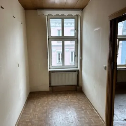 Modernisierungsbedürftige kleine Wohnung mit 1,5 Räume - angrenzende Wohnung steht auch zum Verkauf! - Bild 2